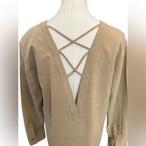 🆕 🤎 NWOT EVIDNT LA Tan Long Sleeve Open Back Tunic | Women’s Sz M